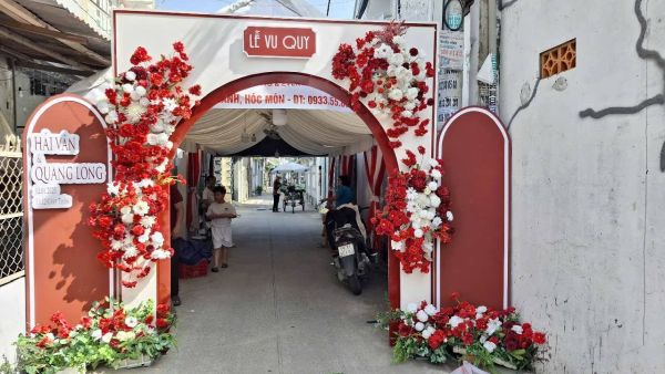 cổng hoa cưới truyền thống
