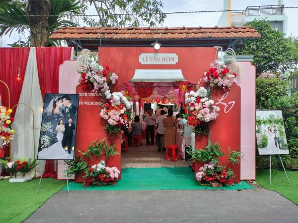 cổng hoa cưới hiện đại