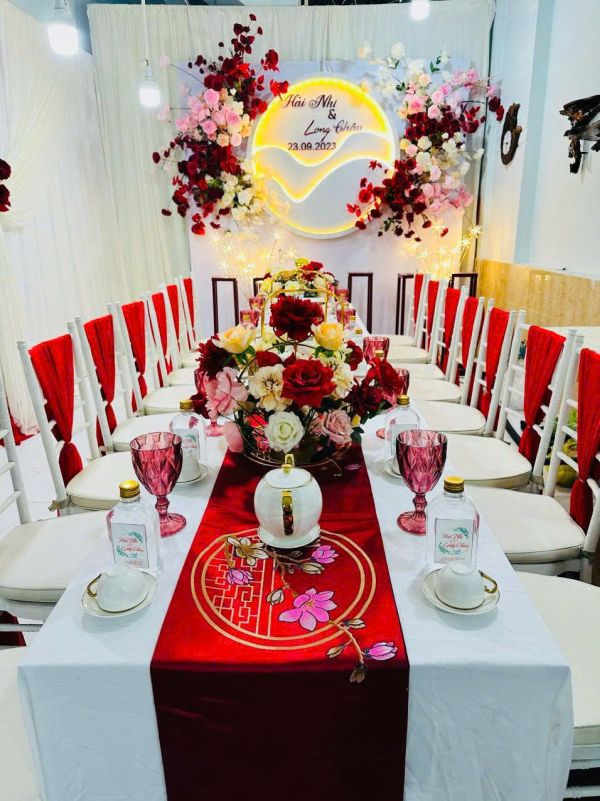 trang trí gia tiên ấn tượng