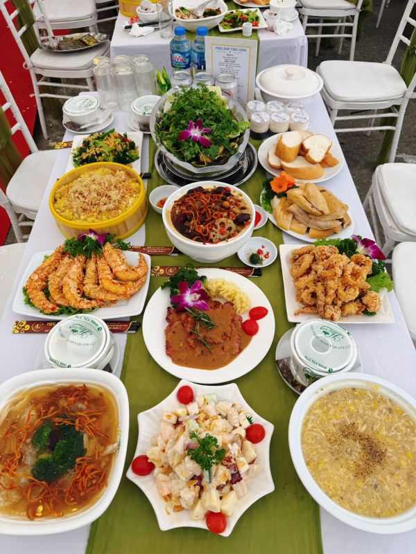 nấu tiệc cưới tại nhà