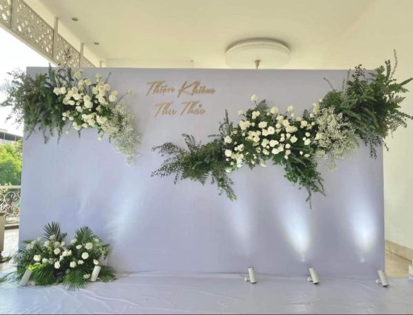 trang trí backdrop tiệc cưới nhà hàng