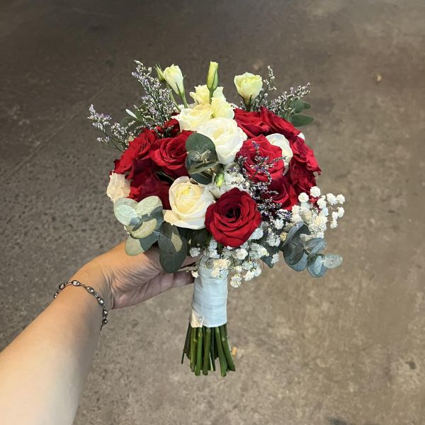 hoa cưới cầm tay tone đỏ